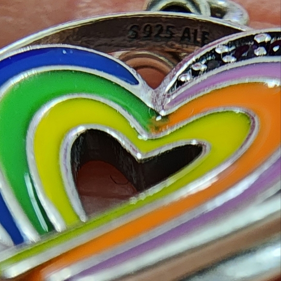 Pandora ME Rainbow Heart of Freedom Medallion - Picture 5 of 6